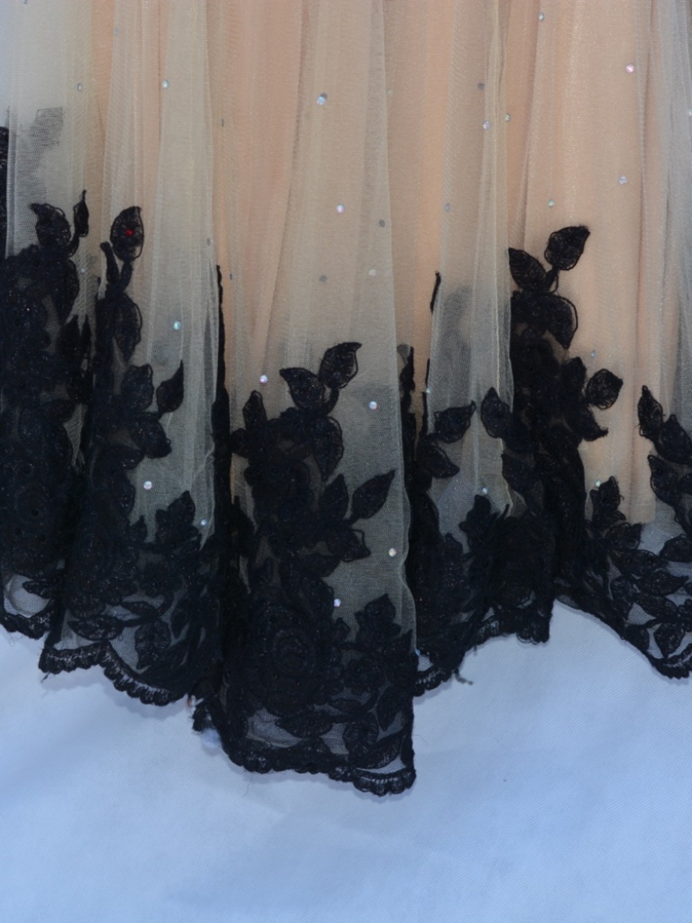Nude & Black Lace& Beaded  Gown Size S Fabuluxe Couture - Picture 12 of 16
